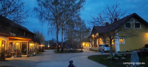 Terrassen Camping Traisen — Foto 2