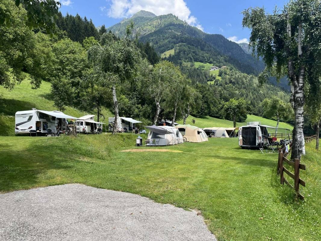 Camping Bergfriede — Campingplats in Steinfeld / Kärnten