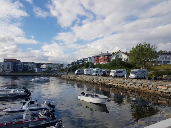 Bobilparkering Steinneset — Photo 2