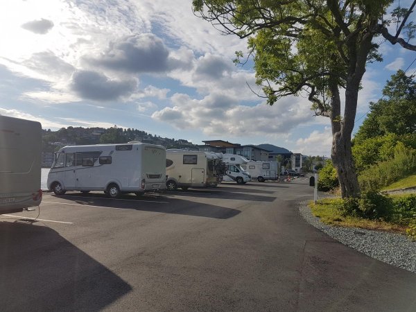 Bobilparkering Steinneset — Photo 4