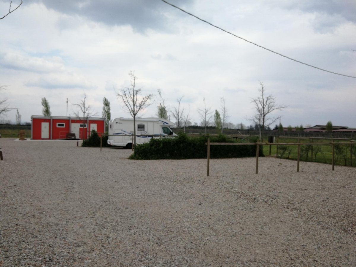 Agricampeggio Court Comotto — Sítio para autocaravanas in Alpo