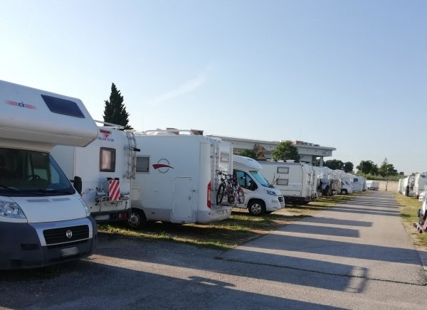 Gran Parcheggio — Sp. parking dla kamperów in Bari