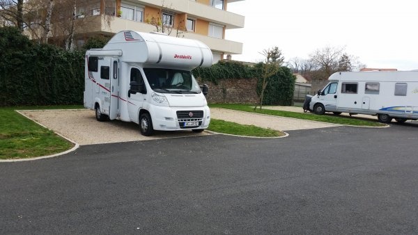 Issoire Aire Camping Car — Sítio para autocaravanas in Issoire