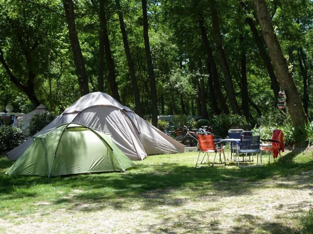Camping la Coutelière — Camping in Lagnes / Fontaine-de-Vaucluse