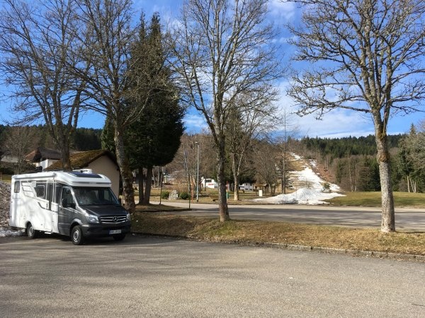 Stellplatz am Freizeitzentrum — Camperplaats in Herrischried