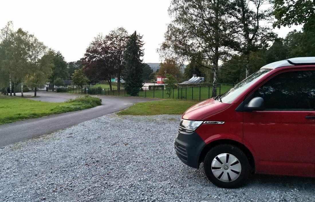 Platz am Freibad — Camperplaats in Diemelstadt