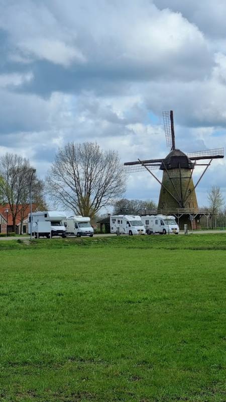 Stellplatz Laar — Karavan Sitesi in Laar