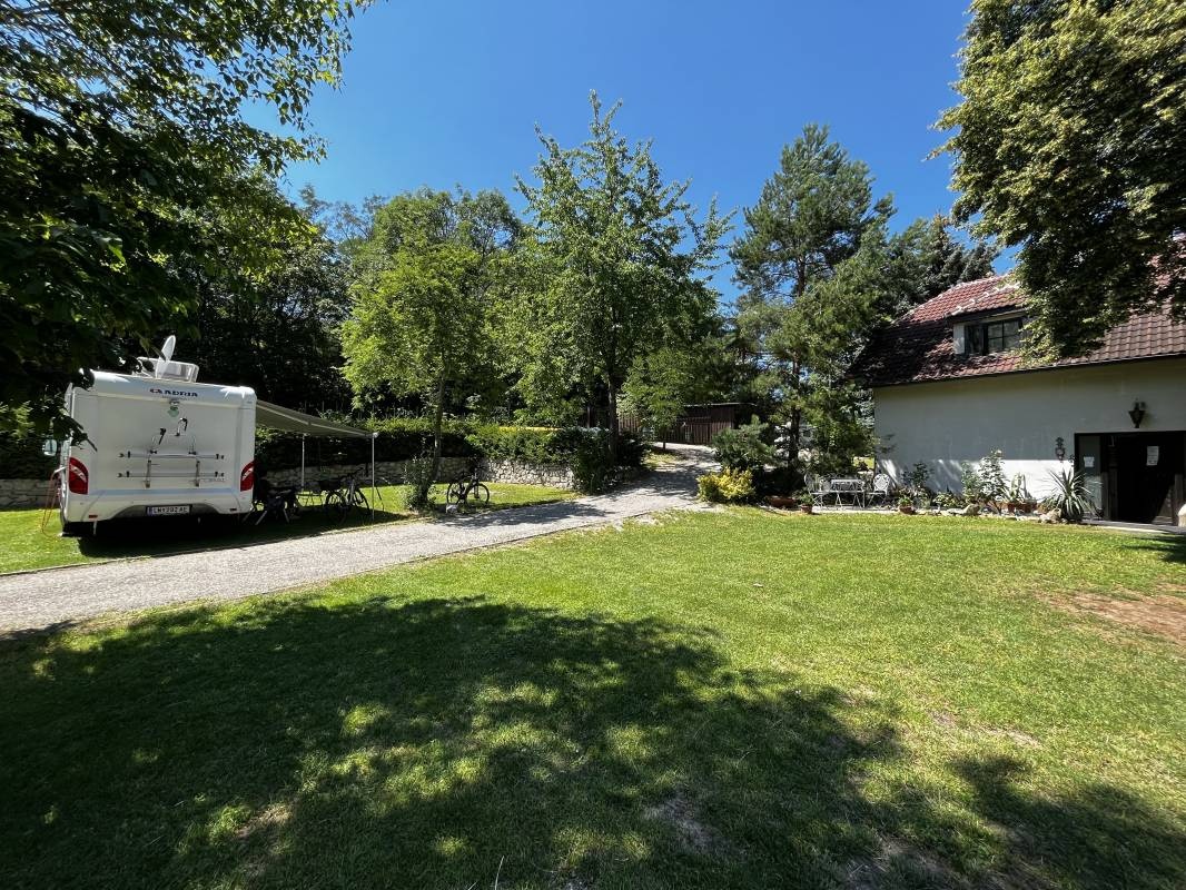 Waldcamping Hubertus — Campingplass in Oberretzbach