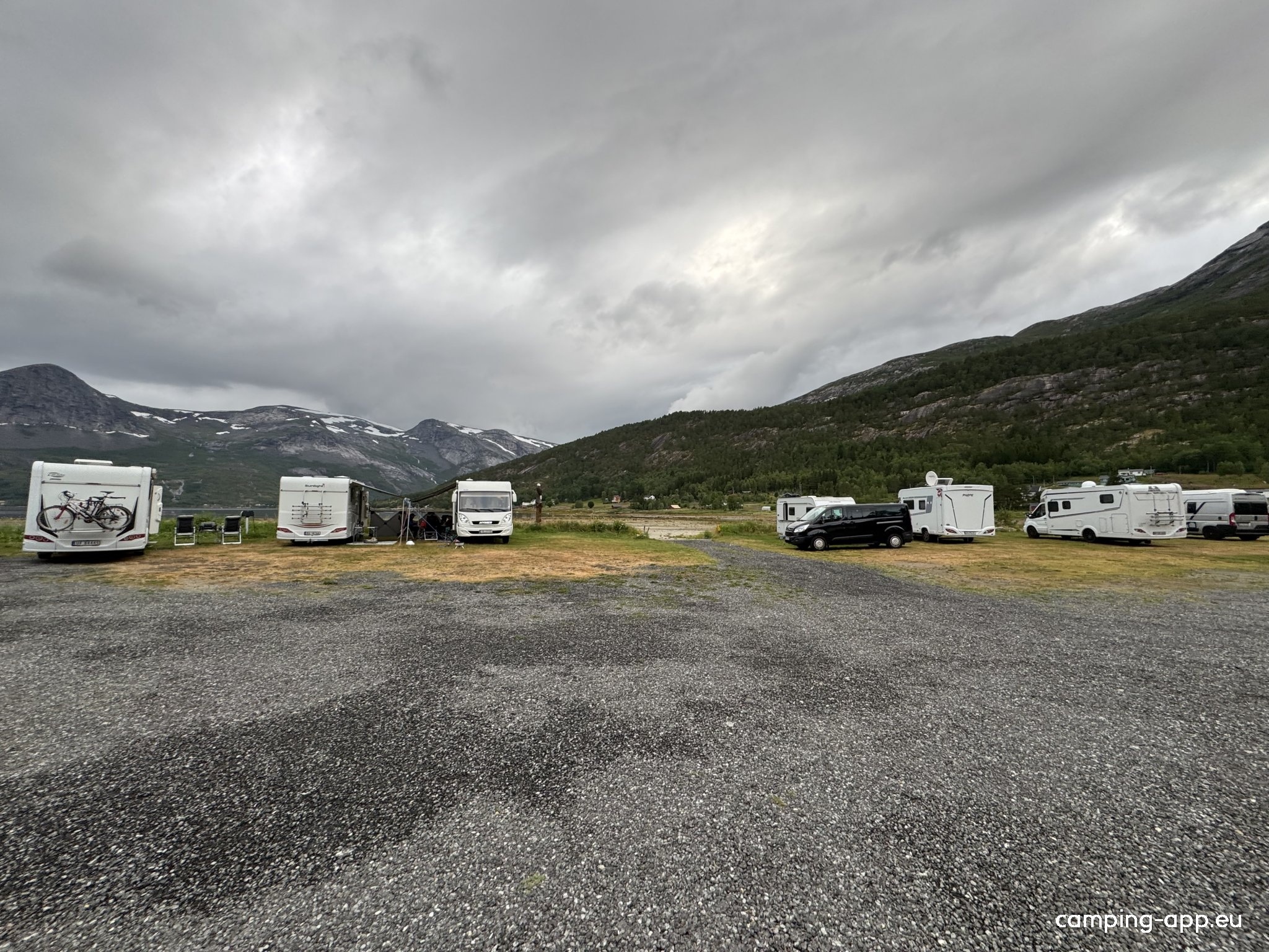 Mørsvikbotn Camping — Area da campeggio in Mørsvikbotn