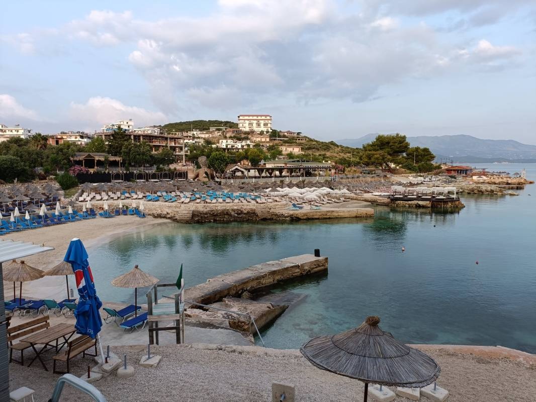 Camping Zone kada strale — Aire camping car in Ksamil