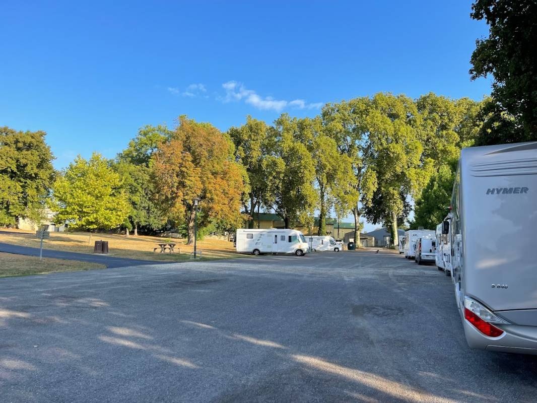 Les Galmots — Sítio para autocaravanas in Roullet-Saint-Estèphe