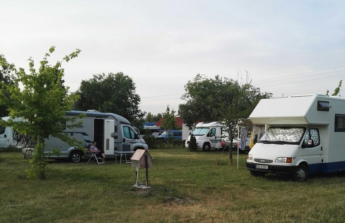 Camping Tópart — Sítio de acampamento in Győr