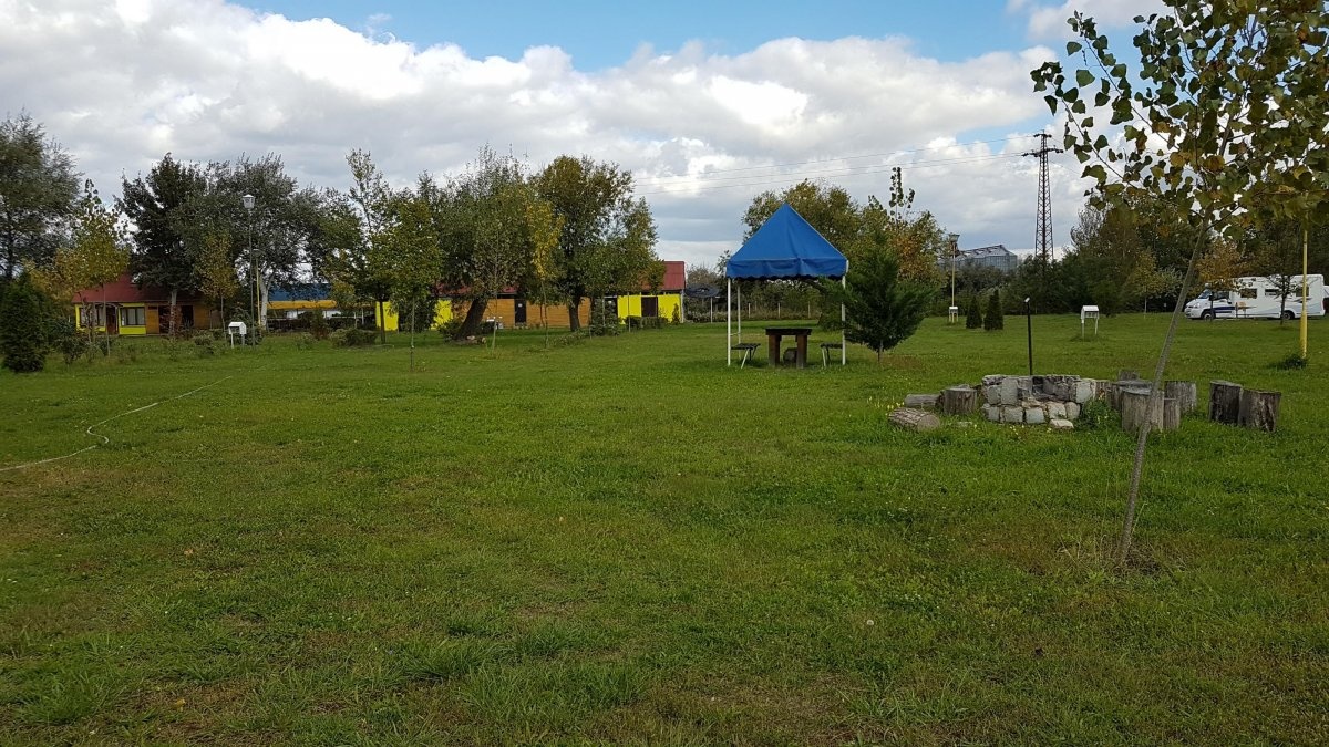 Camping Tópart — Camping in Győr