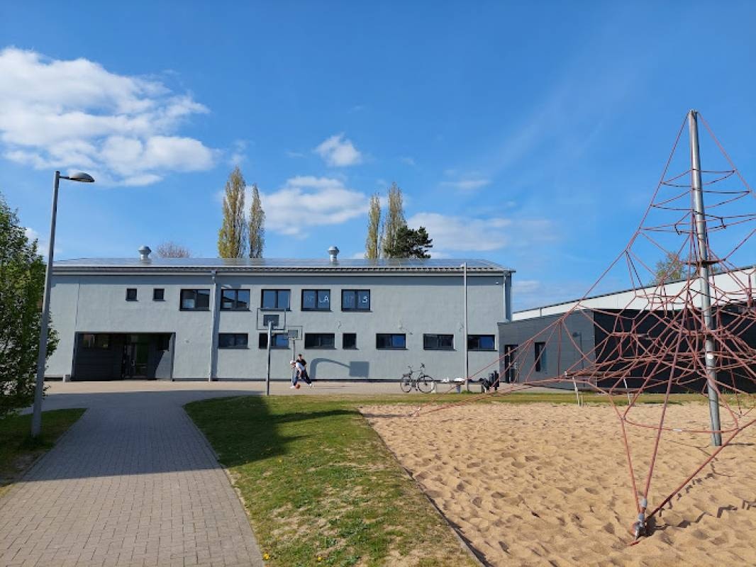 Stellplatz August-Schlüter Halle — Campervan Site in Osterholz-Scharmbeck