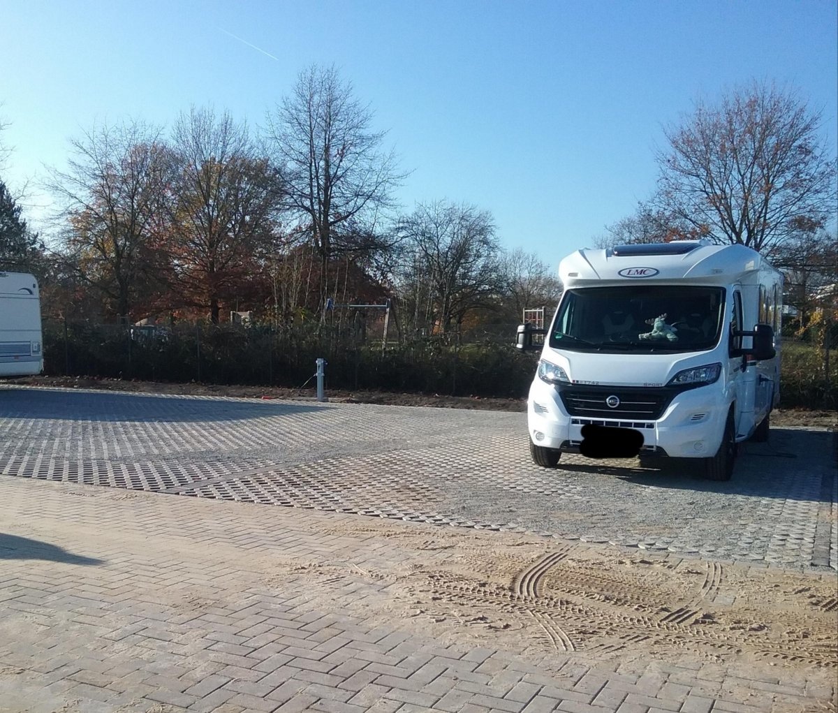 Wohnmobilstellplatz am Badeland — Sp. parking dla kamperów in Celle