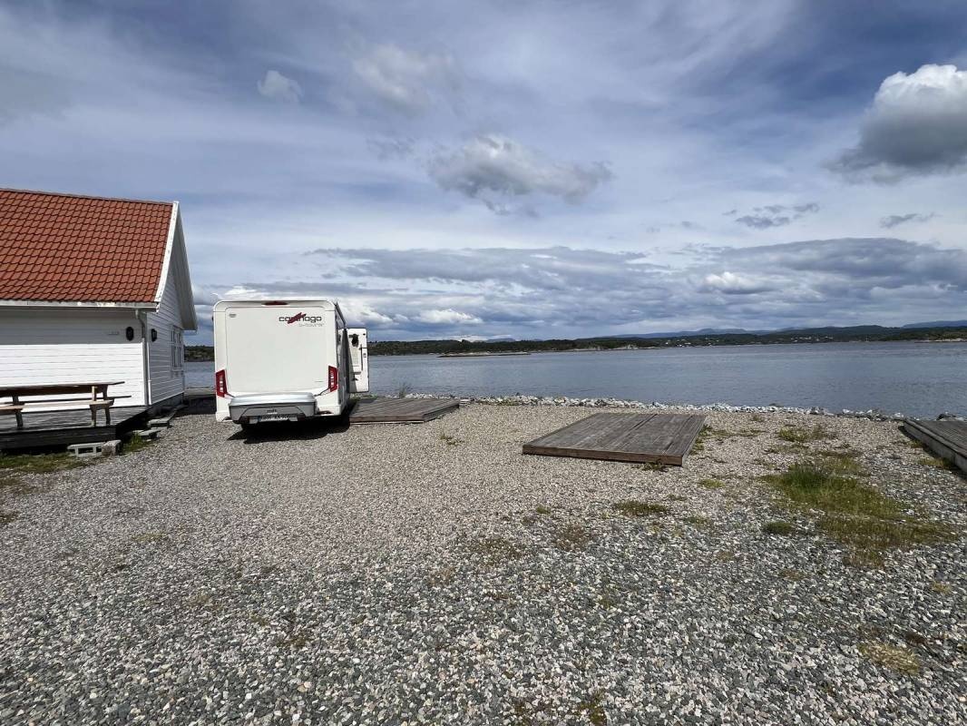 Åvika — Aire camping car in Austrheim