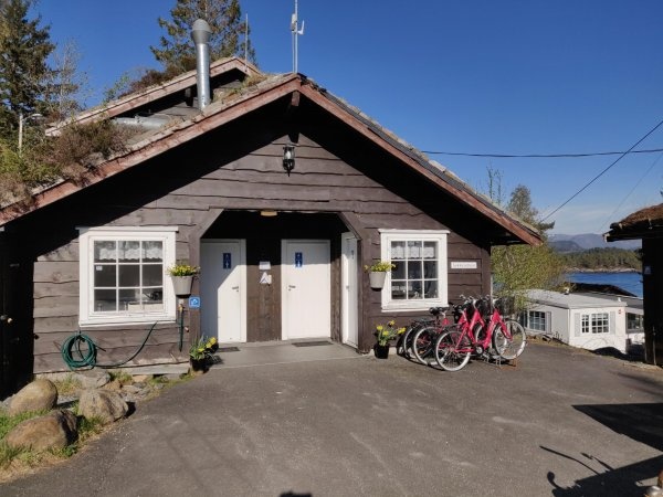 Nautesund Camping — Campingplass in Hosteland