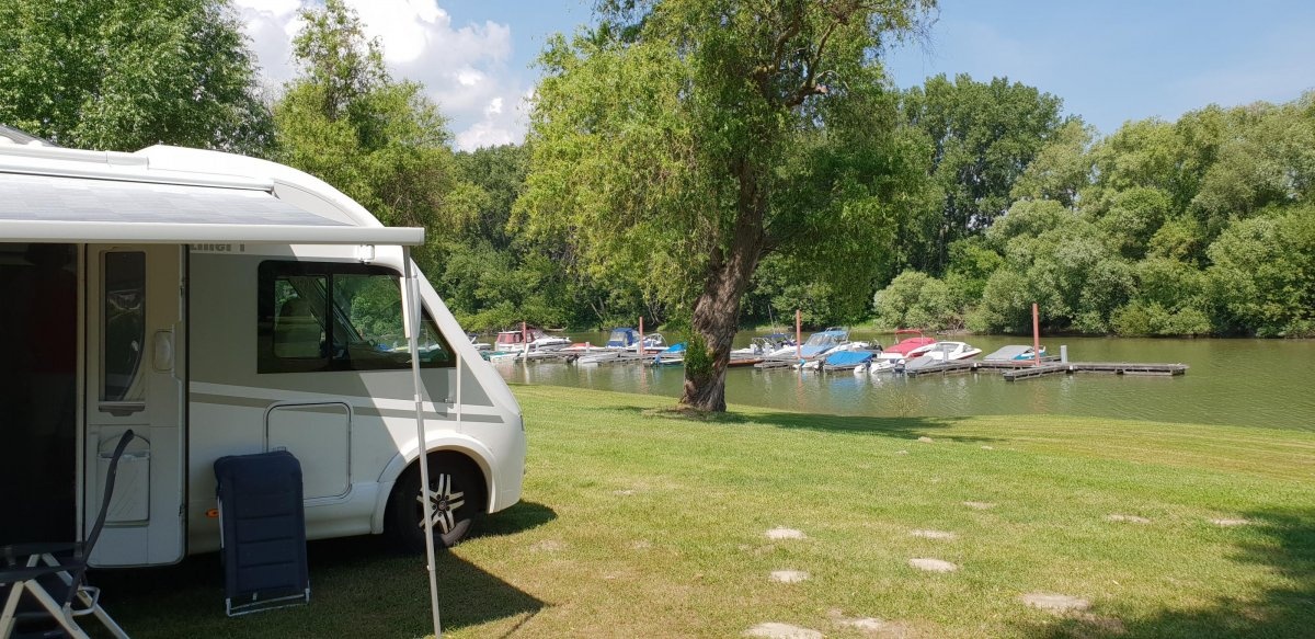 (geschlossn) Éden Camping & Yacht — Camping Site in Neszmély