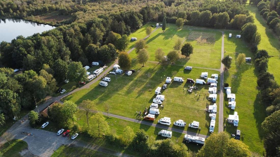 Zelt- und Stellplatz Silbersee — Sp. parking dla kamperów in Schiffdorf