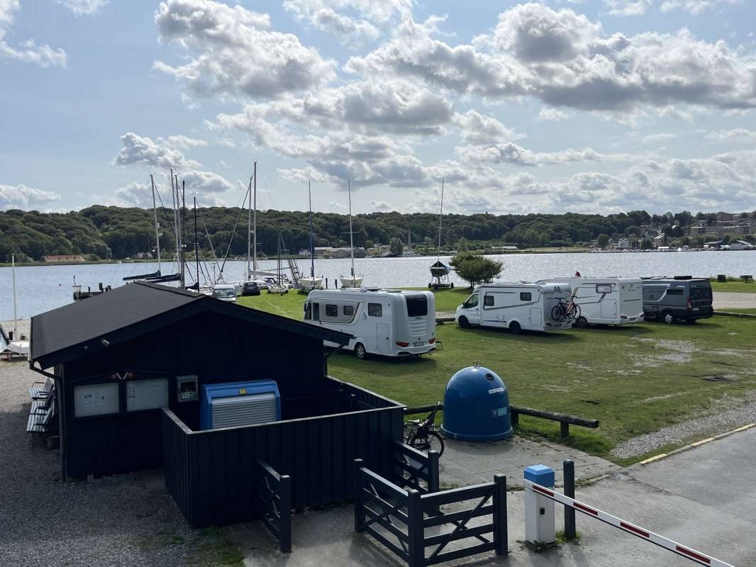 Stellplatz an der Hobro Marina — Area di sosta in Hobro