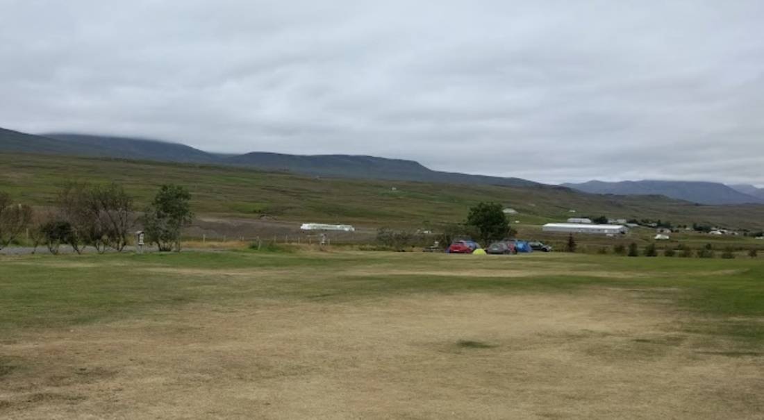 Steinsstaðalaug tjaldsvæði — Camping in Reykir