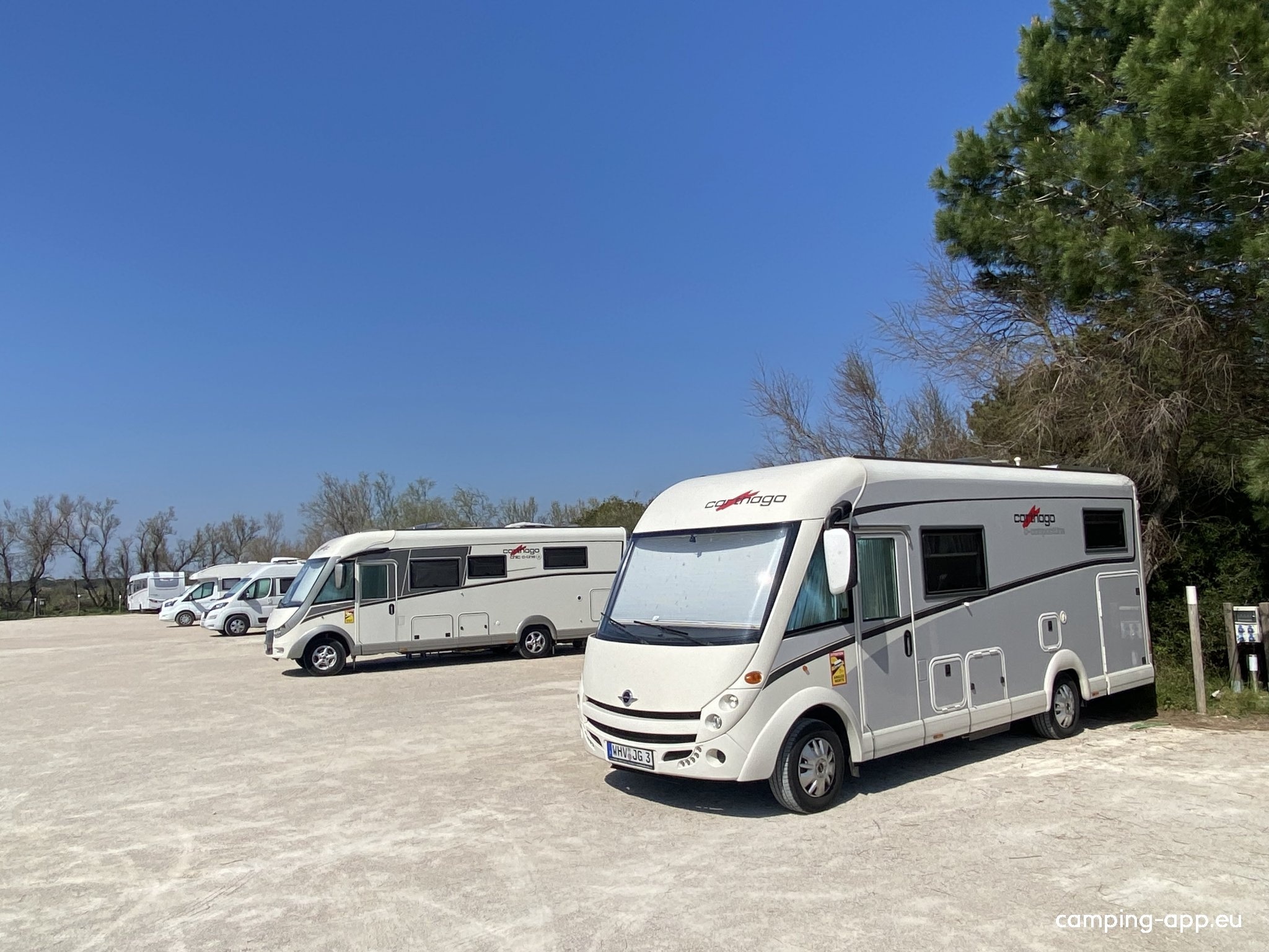 Les Poissons d'Argent — Campervan Site in Aigues-Mortes