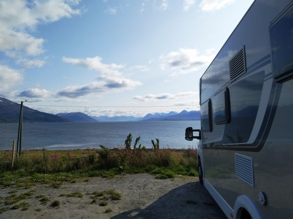 Artic Lyngen Sjøcamp — Kemping in Olderdalen