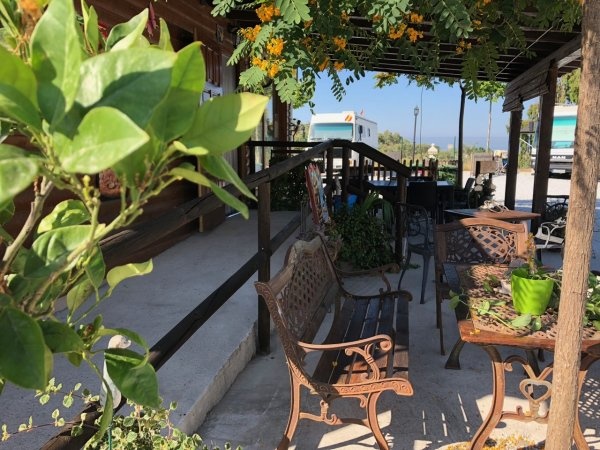 Camper Areas M&H El Rincón — Area Autocaravanas in Torre de Benagalbón, Málaga