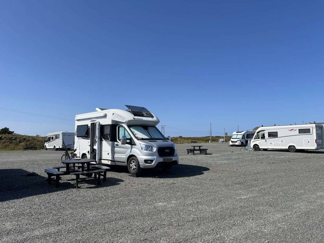 Veiholmen BobilParkering — Місце для кемперів in Smøla