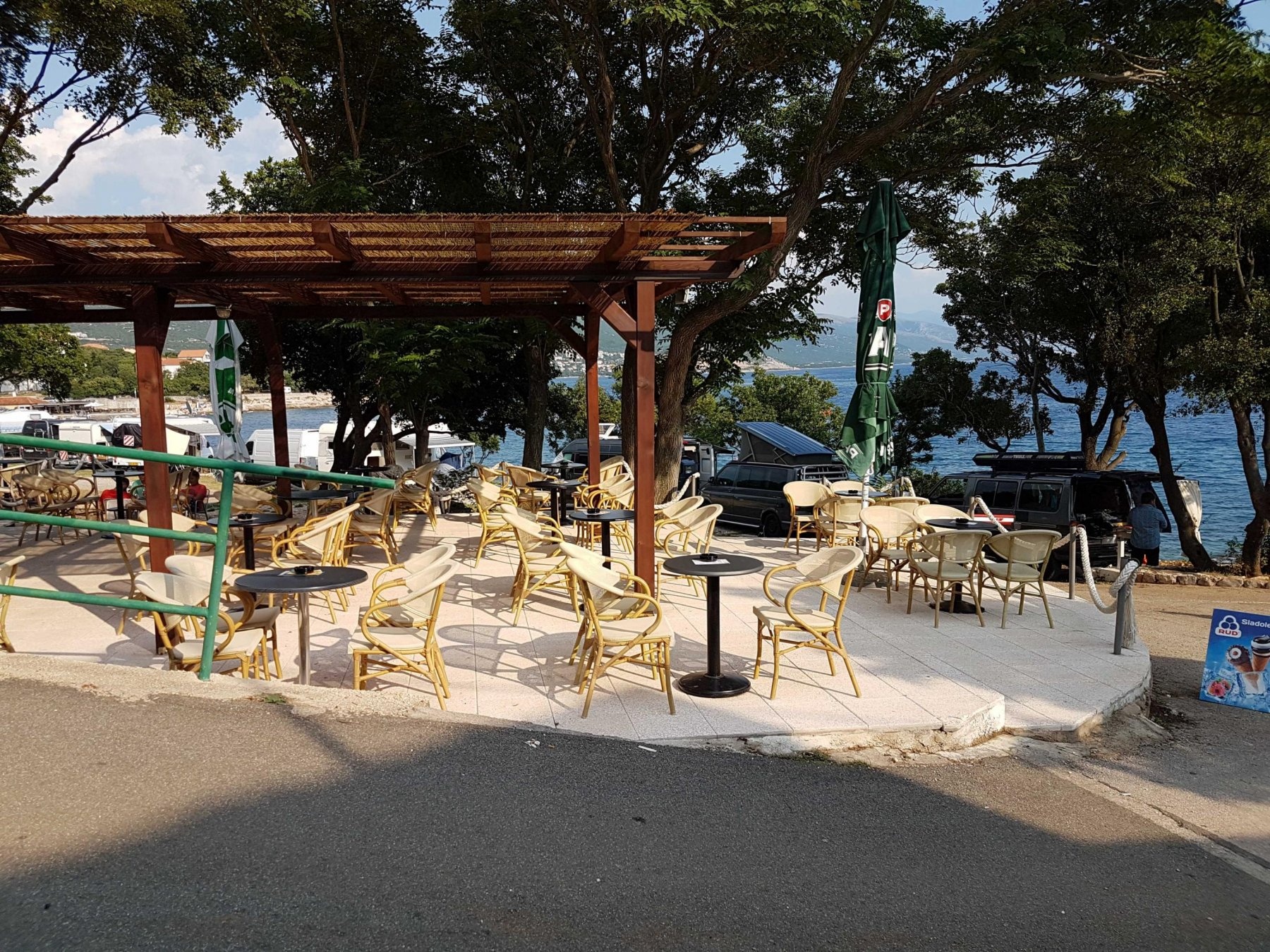 Autokamp Punta Povile — Campingplatz in Povile