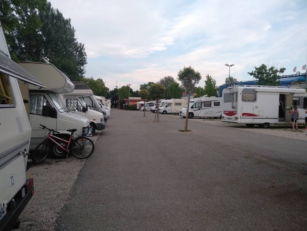 Camper Caorle — Bobilplass in Caorle