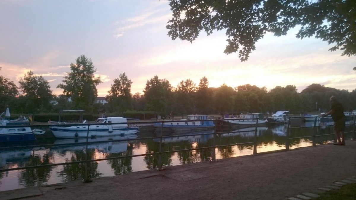 Stellplatz Épinal am Kanalhafen — Campervan Site in Épinal
