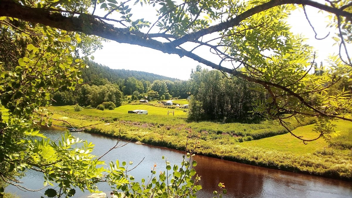 Campingplatz am Trepplesfelsen — Kamp yeri in Harra