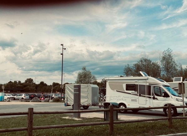 Stellplatz Brognard (Max. 3,40 m Höhe) — Photo 2