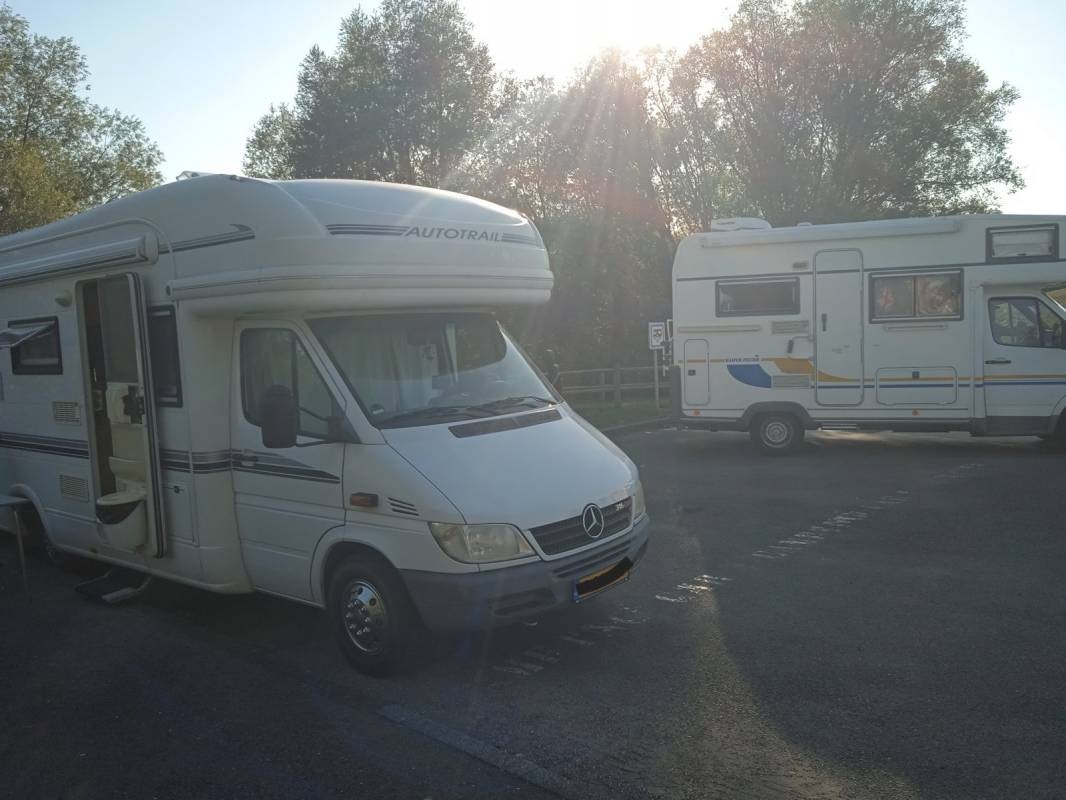Stellplatz Brognard (Max. 3,40 m Höhe) — Aire camping car in Brognard
