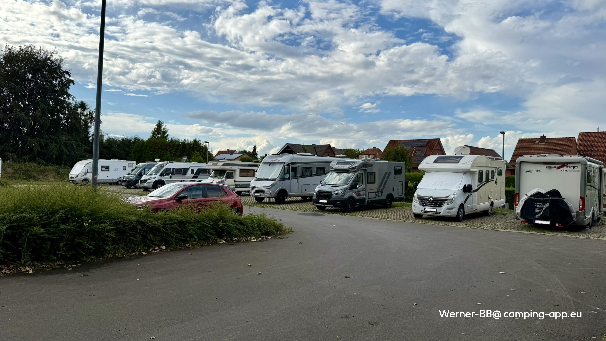 Stellplatz am Tropicana Stadthagen — Aire camping car in Stadthagen
