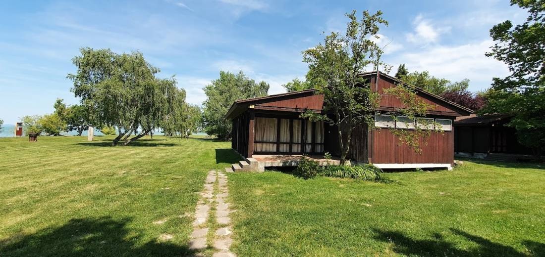 Camping & Bungalows Vadvirág — Camping Site in Balatonszemes