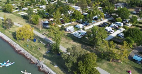 Aranypart Camping — Photo 2