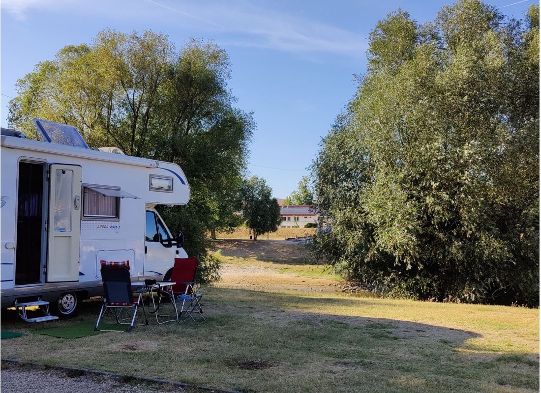 Ifjúsági Szálló és Kemping — Campingplatz in Baja