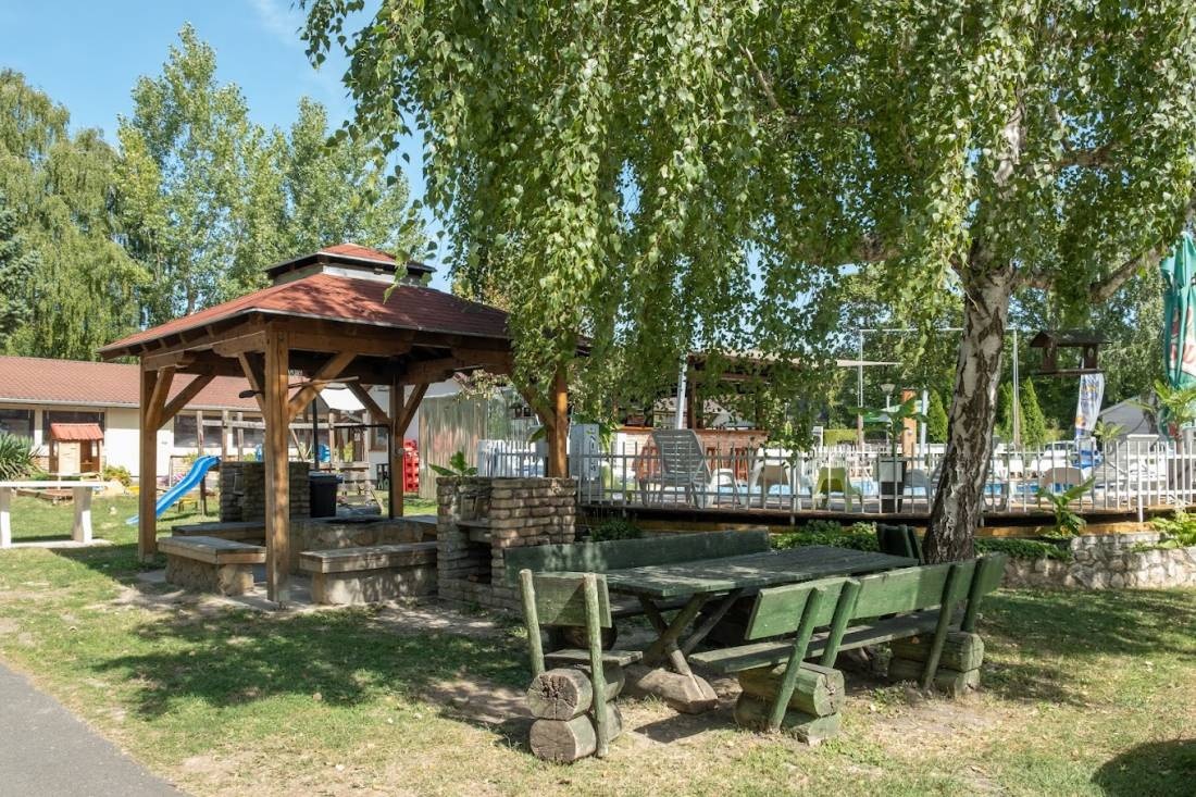 Caravan Camping — Campingplass in Gyenesdiás
