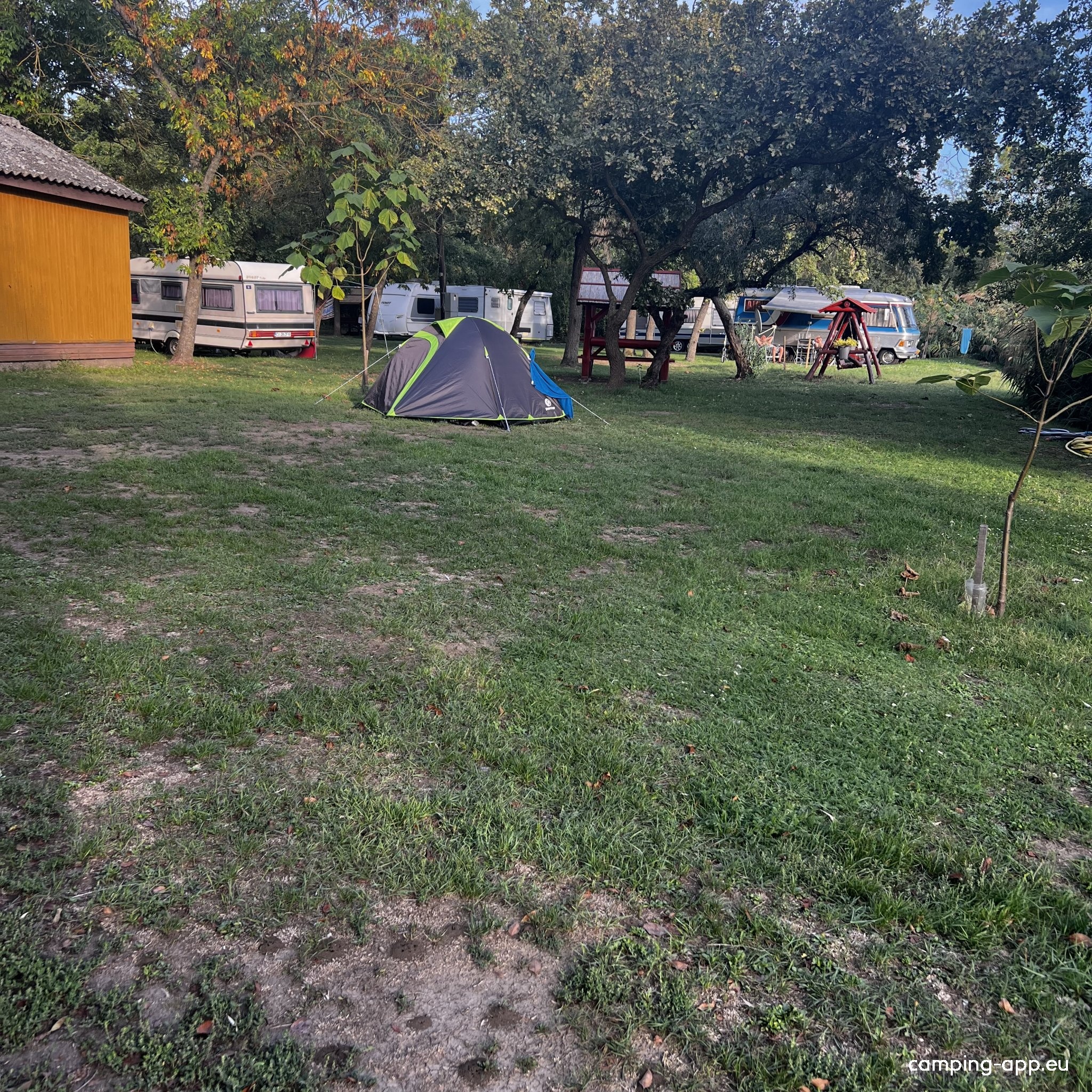 Árnyas Camping — Camping Site in Püspökladány