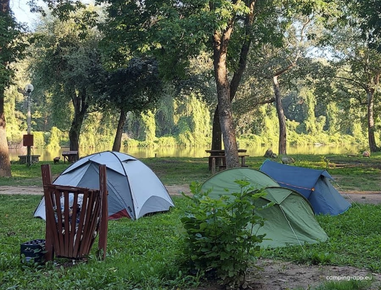 Tiszavirág Camping — Sítio de acampamento in Tokaj