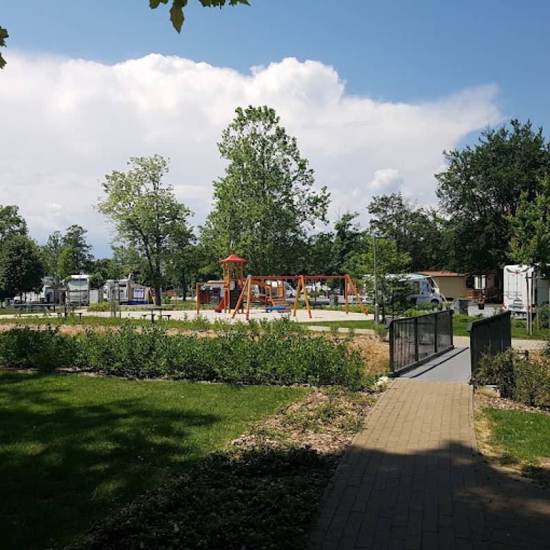 Termál Gyógykemping — Sítio de acampamento in Bükfürdö