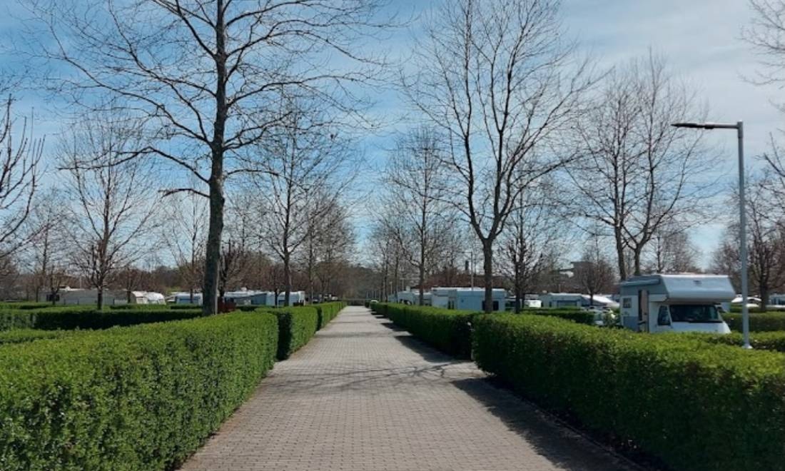 Várkert Termál Camping — Campingplats in Pápa