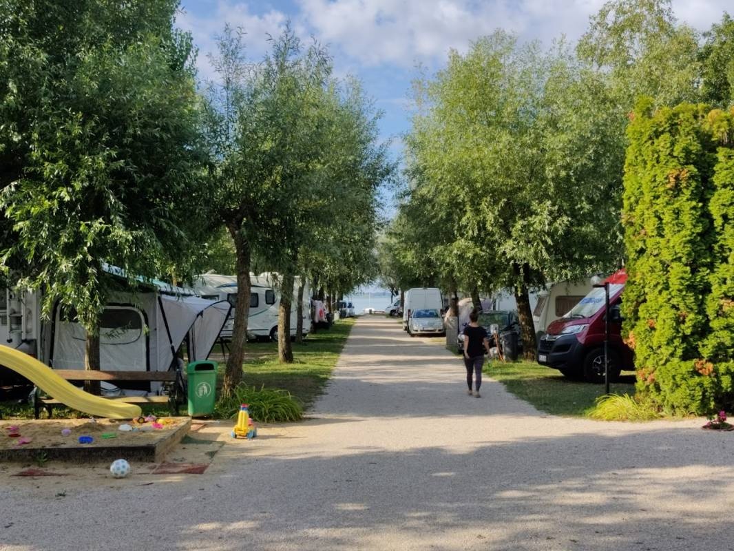 Eldorádó Fogadó és Kemping — Campingplass in Vonyarcvashegy