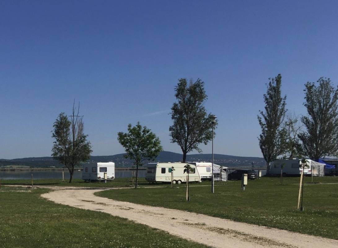Park Strand Kemping — Campingplatz in Gárdony
