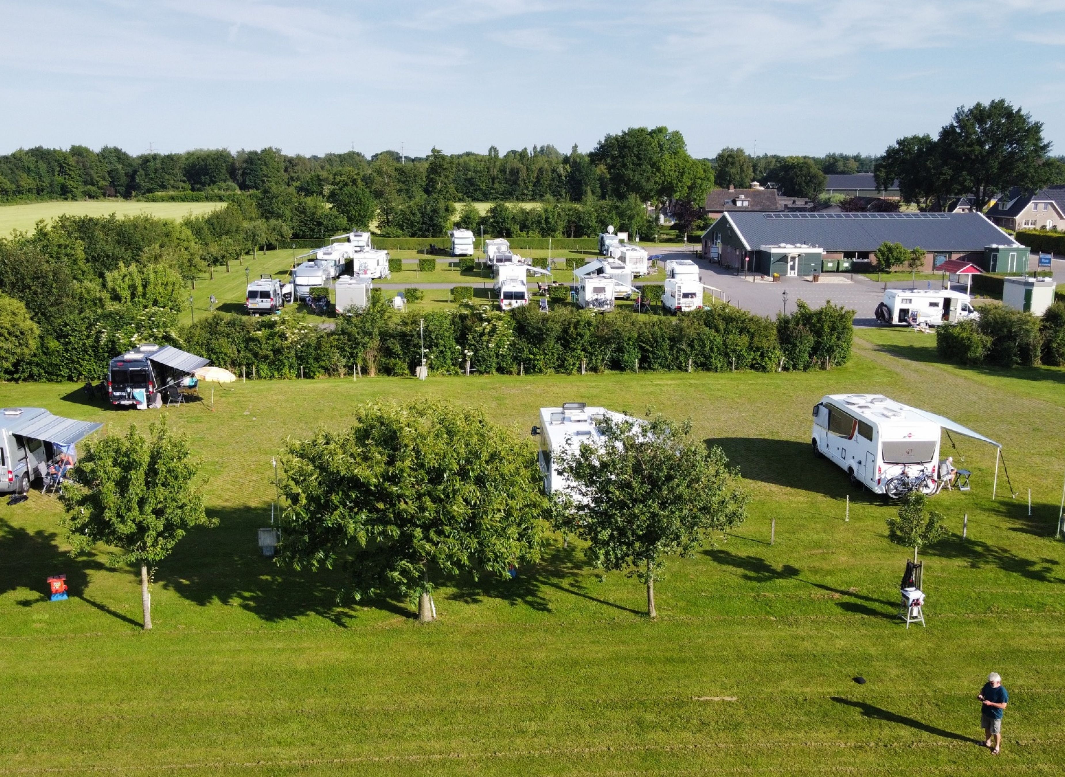 Camperplaats De Zwaan — Campervan Site in Nunspeet