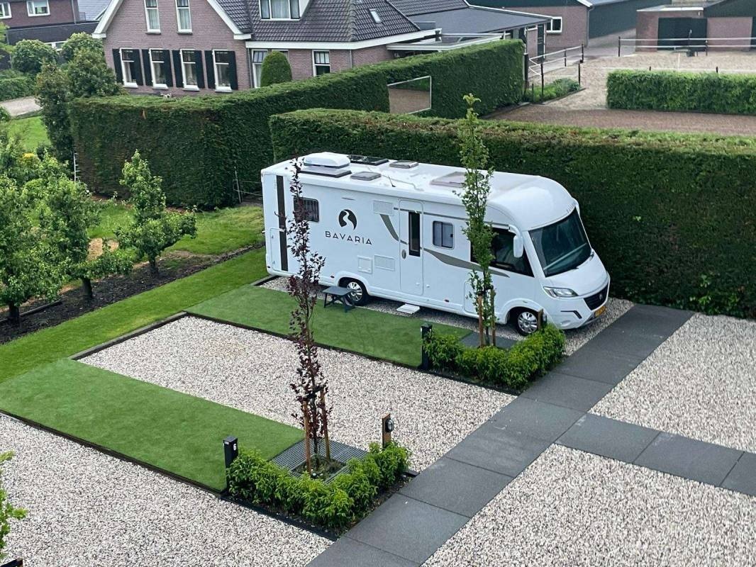 Camperplaats Aan het Dorp — Campervan Site in Werkhoven