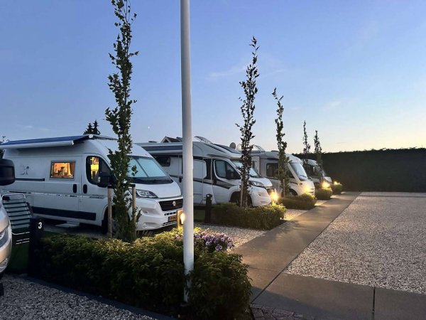 Camperplaats Aan het Dorp — Fotografie 4