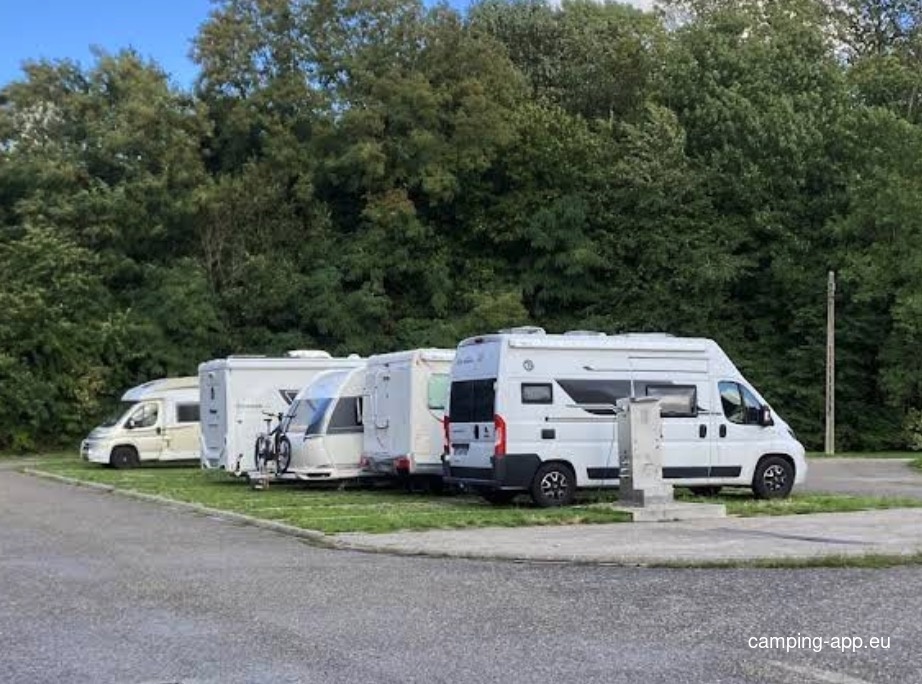 Stellplatz Phalsbourg (max. 3,50 m Höhe) — Sp. parking dla kamperów in Phalsbourg